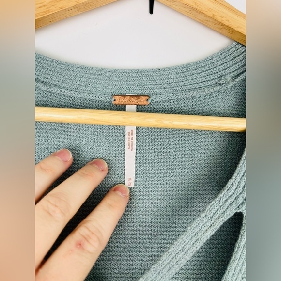 Free People V-Neck Criss Cross Side Slits Pullover Knit Tunic - Picture 4 of 7